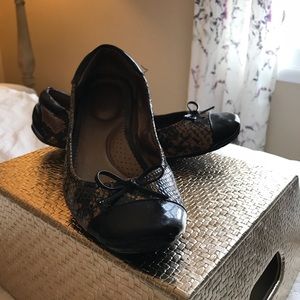 Me Too Leopard print flats
